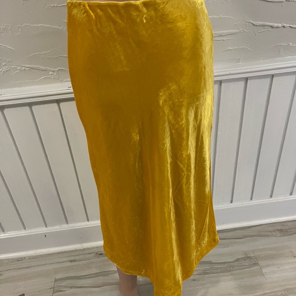 Maeve by Anthropologie velvet skirt - Picture 2 of 4